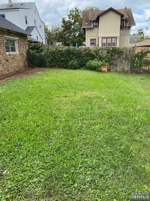 377 Parker Ave, Hackensack NJ  07601-1831 exterior