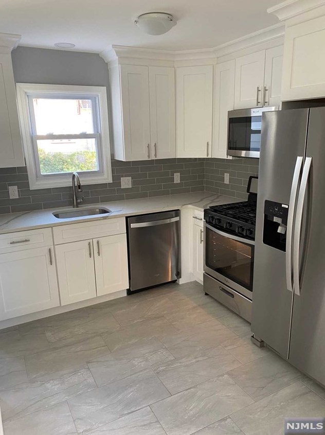 377 Parker Ave, Hackensack, NJ 07601