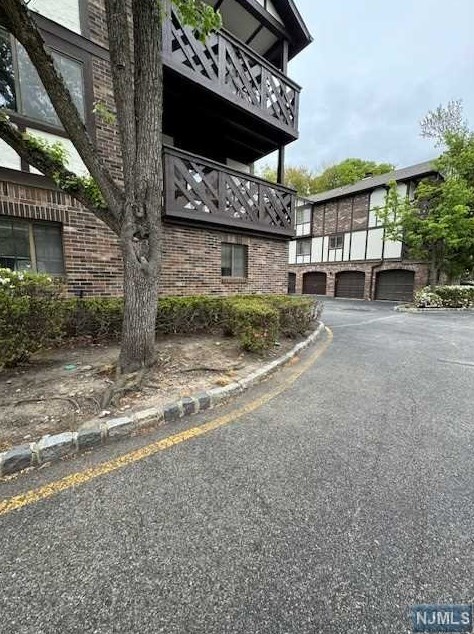 1209 Faulkner Ct, Mahwah, NJ 07430