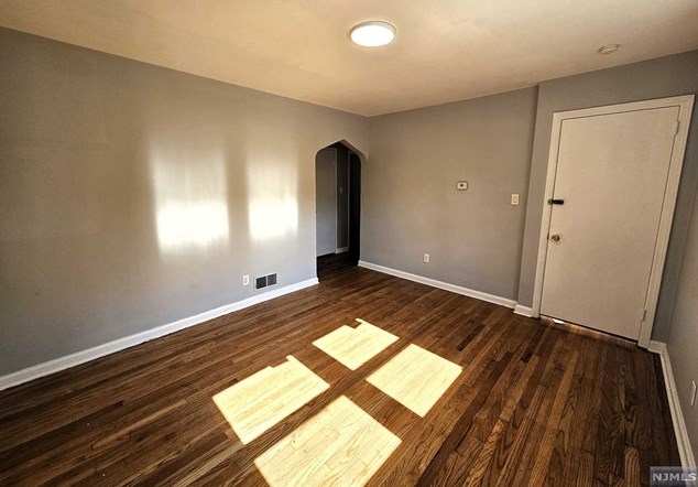 575 Harrison Ave #1, Outwater, NJ 07026