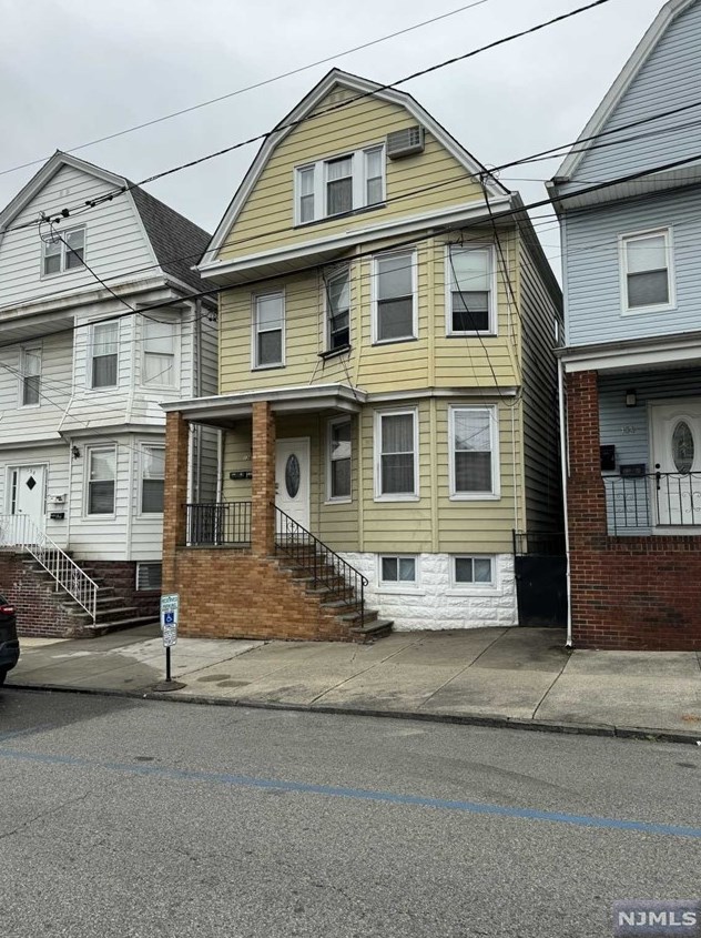 136 Hoyt St, Kearny NJ  07032-3313 exterior