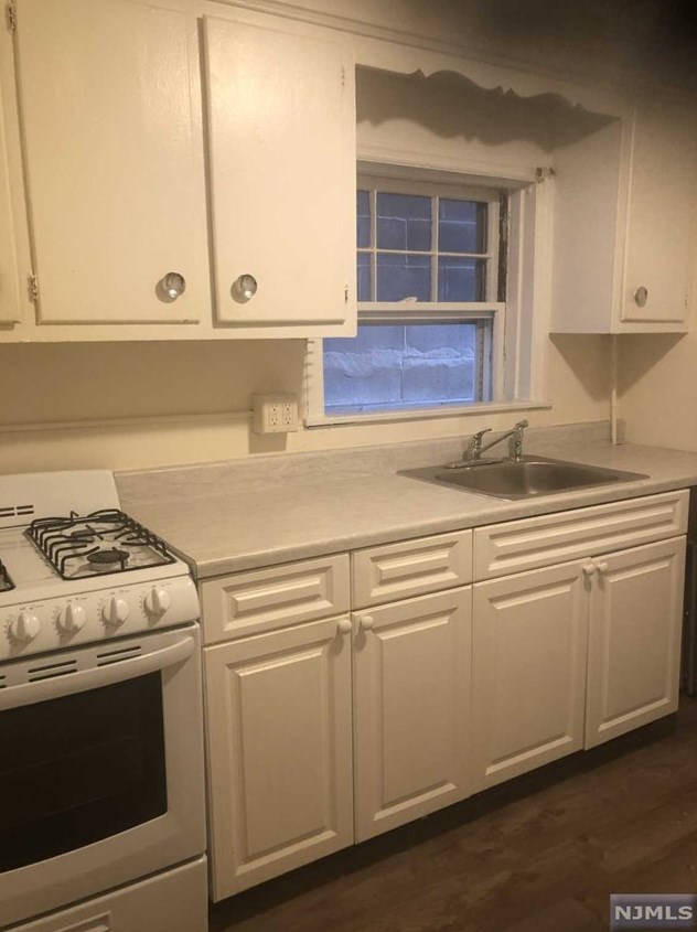 150 South St, Hackensack, NJ 07601-3109