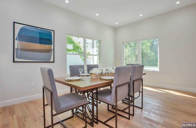 285 Riveredge Rd, Tenafly NJ 07670-1942 exterior