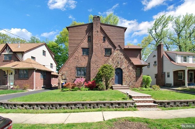 539 Standish Rd, Teaneck, NJ 07666