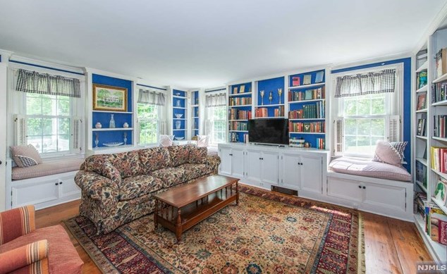 1687 County Rd 565, Wantage NJ 07461-4809 exterior