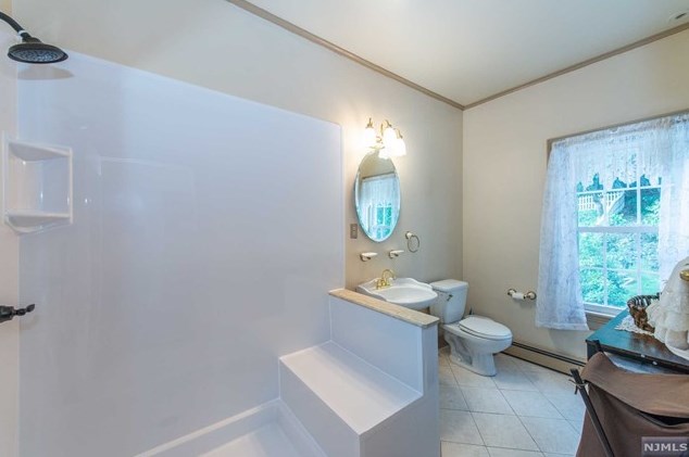 1687 County Rd 565, Wantage NJ 07461-4809 exterior