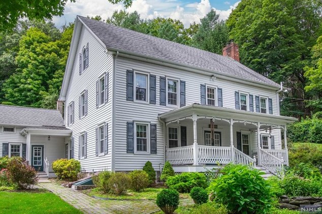 1687 County Rd 565, Wantage NJ 07461-4809 exterior