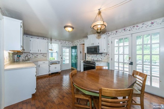 1687 County Rd 565, Wantage NJ 07461-4809 exterior