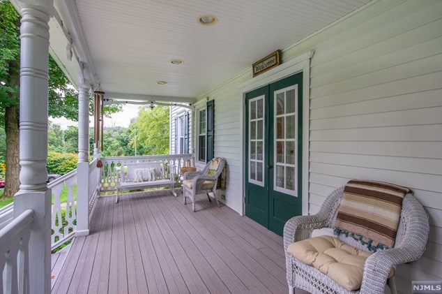 1687 County Rd 565, Wantage NJ 07461-4809 exterior