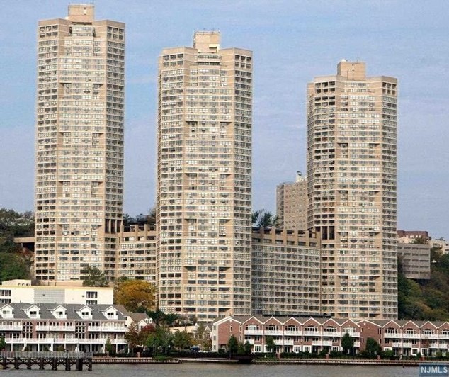 7000 Blvd E #45d, West New York, NJ 07093