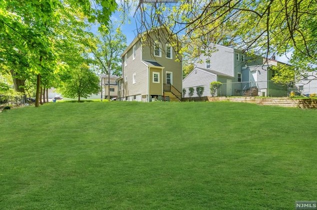 155 Fairview Ave, Teaneck NJ 07666-5931 exterior