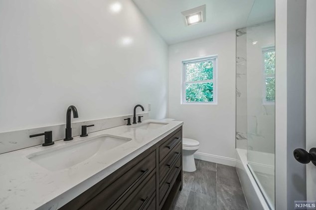 48 Garwood, Outwater NJ 07026-3524 exterior