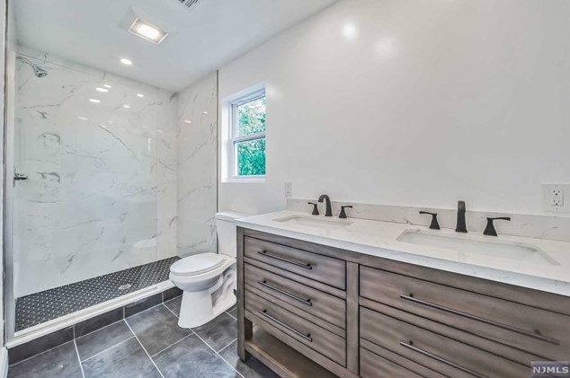 48 Garwood, Outwater NJ 07026-3524 exterior