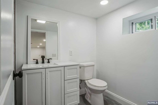 48 Garwood, Outwater NJ 07026-3524 exterior