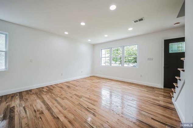 48 Garwood, Outwater NJ 07026-3524 exterior