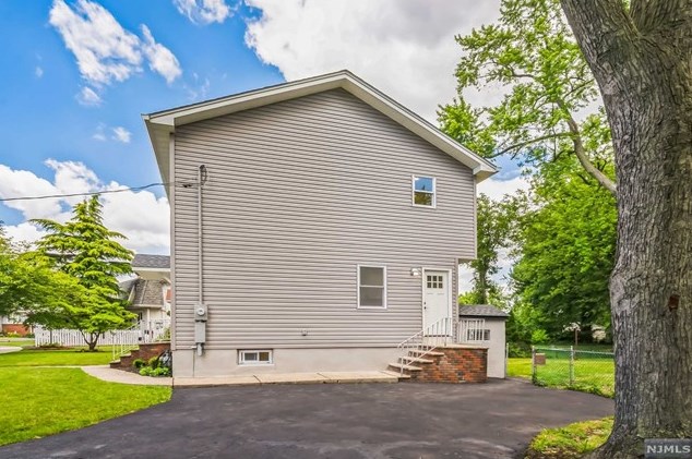 48 Garwood, Outwater NJ 07026-3524 exterior