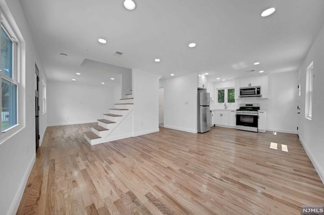 48 Garwood, Outwater NJ 07026-3524 exterior