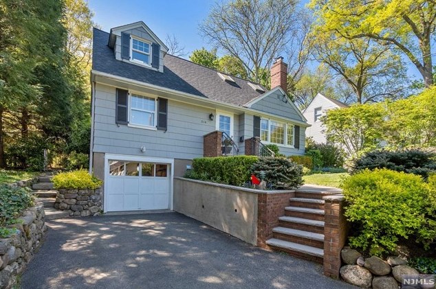 514 Summit St, Ridgewood, NJ 07450-1532