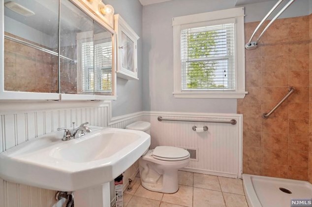 125 Prospect Ave, Westwood NJ 07675-2113 exterior