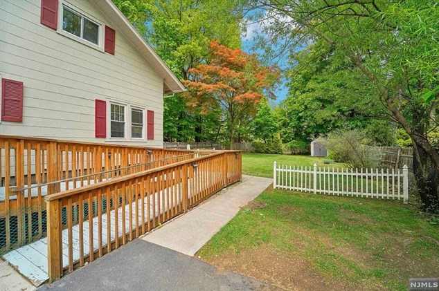 125 Prospect Ave, Westwood NJ 07675-2113 exterior