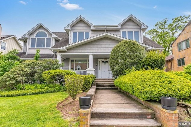 306 Ogden Ave, Teaneck, NJ 07666