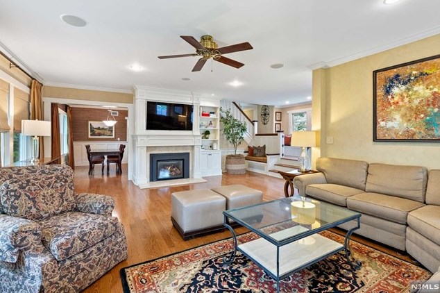 573 South Maple Ave, Ridgewood, NJ 07452