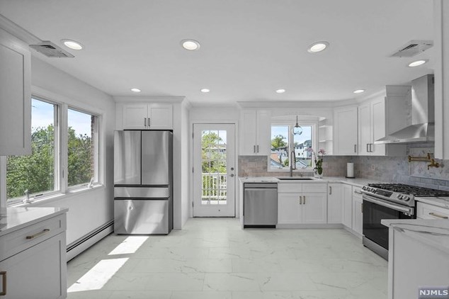 793 Fairview Ln, Cliffside Park, NJ 07010