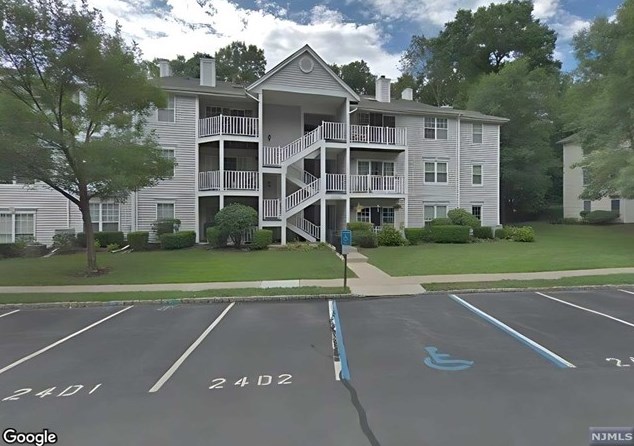 595 Lilac Ln, Mahwah, NJ 07430