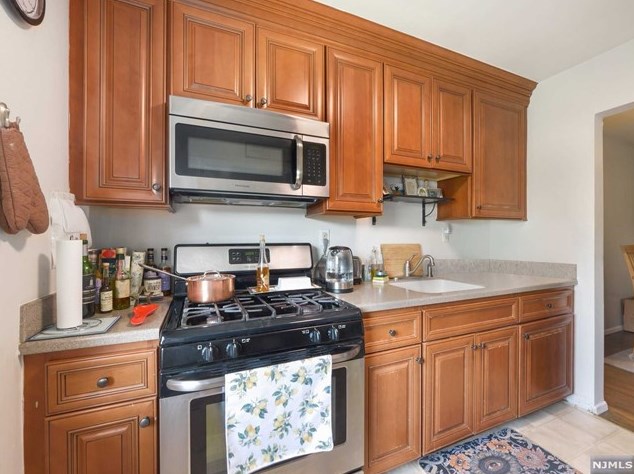 15 2b Knox Ter, Wayne NJ 07470-7949 exterior