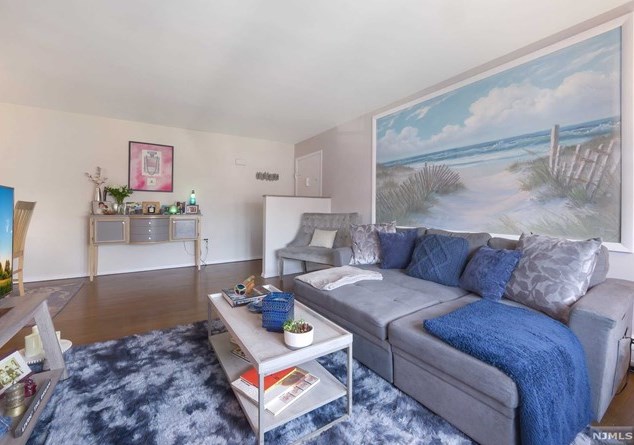 15 2b Knox Ter, Wayne NJ 07470-7949 exterior