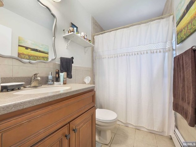 15 2b Knox Ter, Wayne NJ 07470-7949 exterior