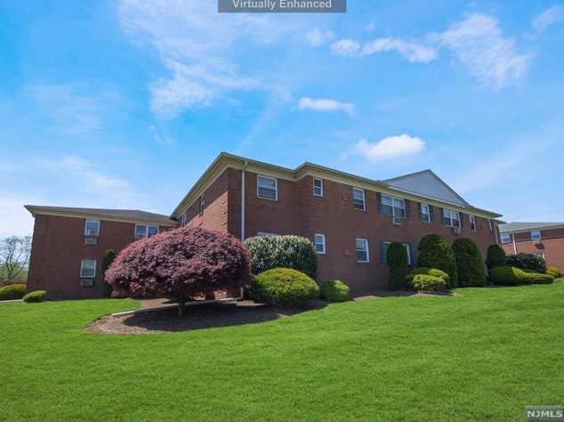 15 2b Knox Ter, Wayne NJ 07470-7949 exterior