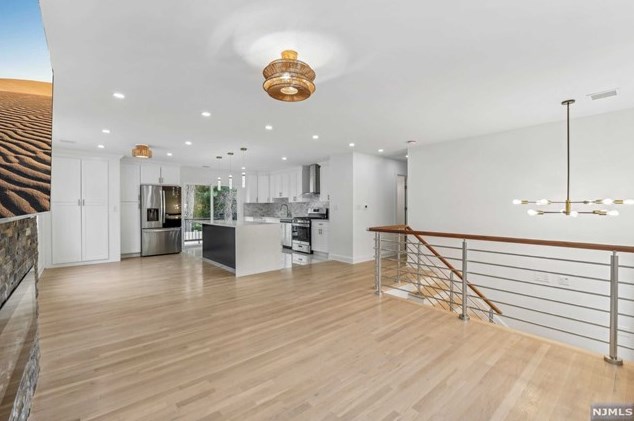 494 River Rd, Bogota, NJ 07603