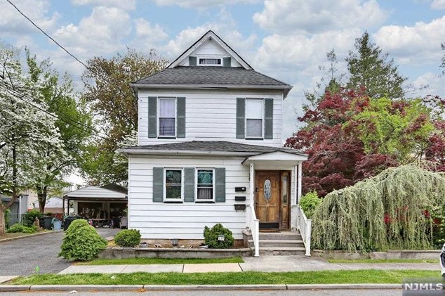 239 Prospect Ave, N Milford, NJ 07646-1711
