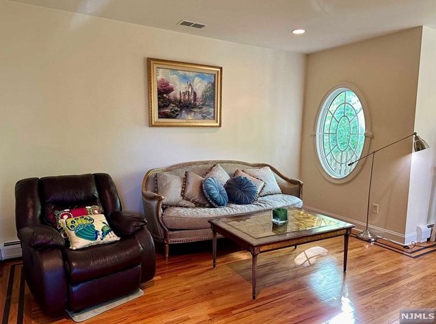 210 County Rd, Tenafly, NJ 07670