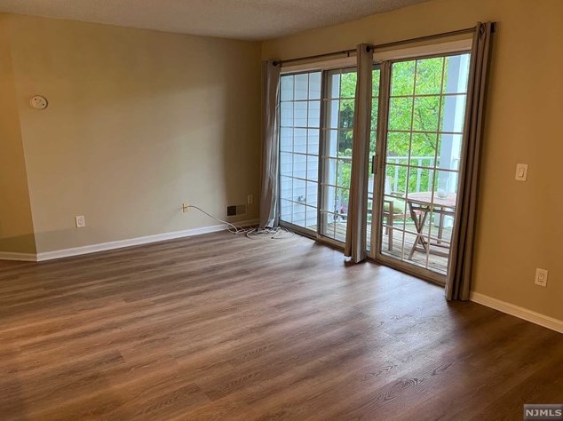 861 Juniper Way #861, Mahwah, NJ 07430