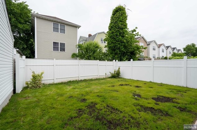 704 Warren St, East Newark NJ  07029-2020 exterior