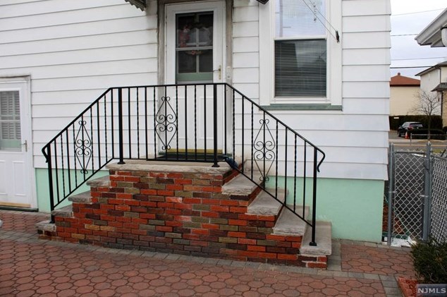 142 Wallington Ave #2, Wallington, NJ 07057