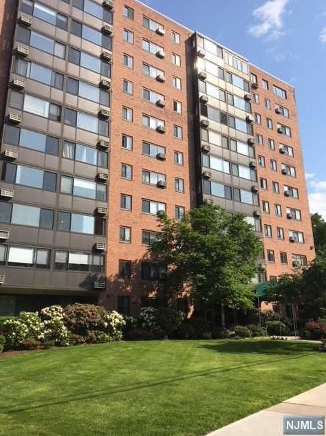 90 Prospect Ave #4c, Hackensack, NJ 07601