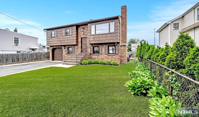 453 Madeline Ave, Outwater, NJ 07026