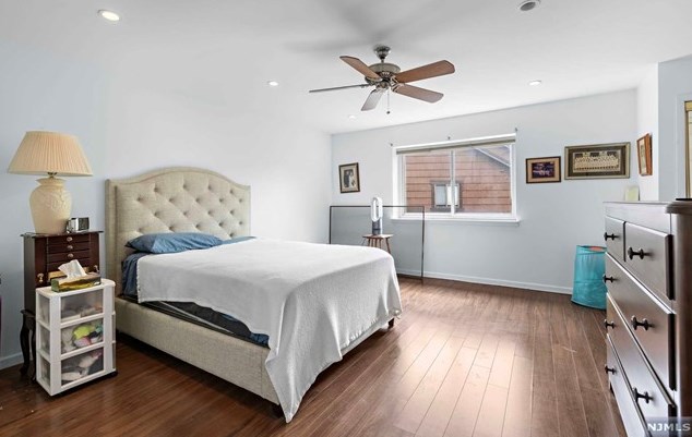 29 Marina Ky, Secaucus NJ  07094-2204 exterior