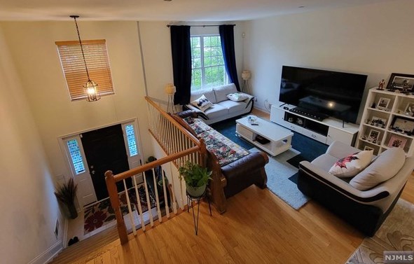 3 Dogwood Ln, Delaware Park, NJ 08865-5716