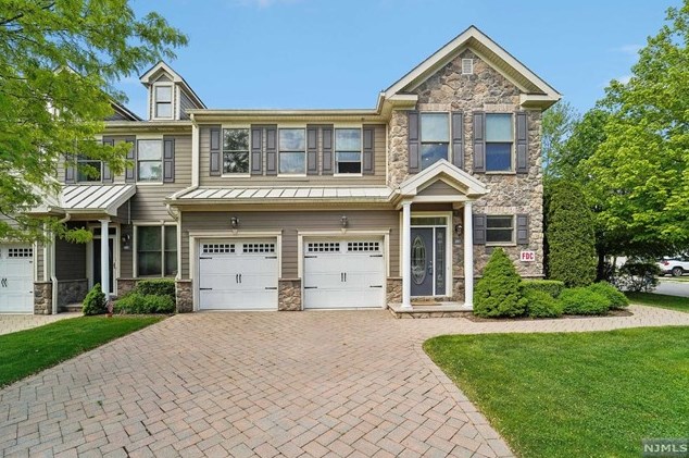 207 Whitney Ln, Allendale, NJ 07401