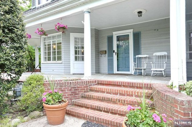 33 Terrace Dr, Westwood, NJ 07675