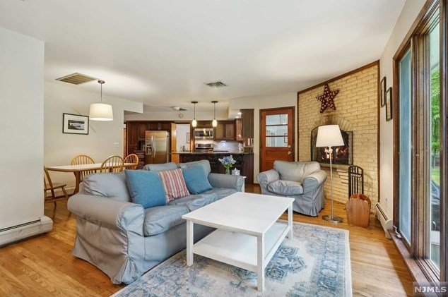 18 Ellsworth Ter, Montvale NJ 07645-2010 exterior