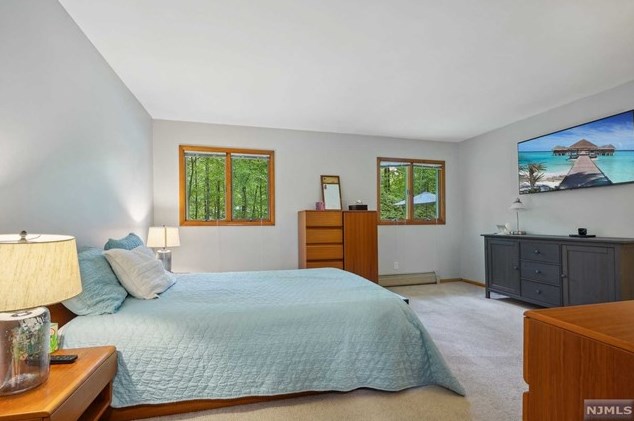 18 Ellsworth Ter, Montvale NJ 07645-2010 exterior