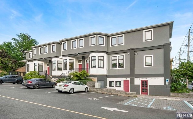 575 Hoboken Rd #4, Carlstadt, NJ 07072