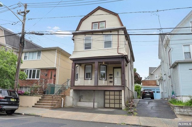 359 Elm St, Kearny, NJ 07032-3503