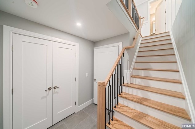 307 8th St, Fairview NJ  07022-1307 exterior