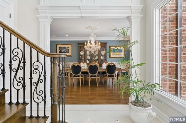 49 Buckingham Rd, Tenafly NJ 07670-3101 exterior